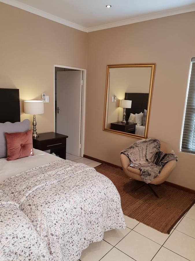 B&B On Church Oudtshoorn Esterno foto